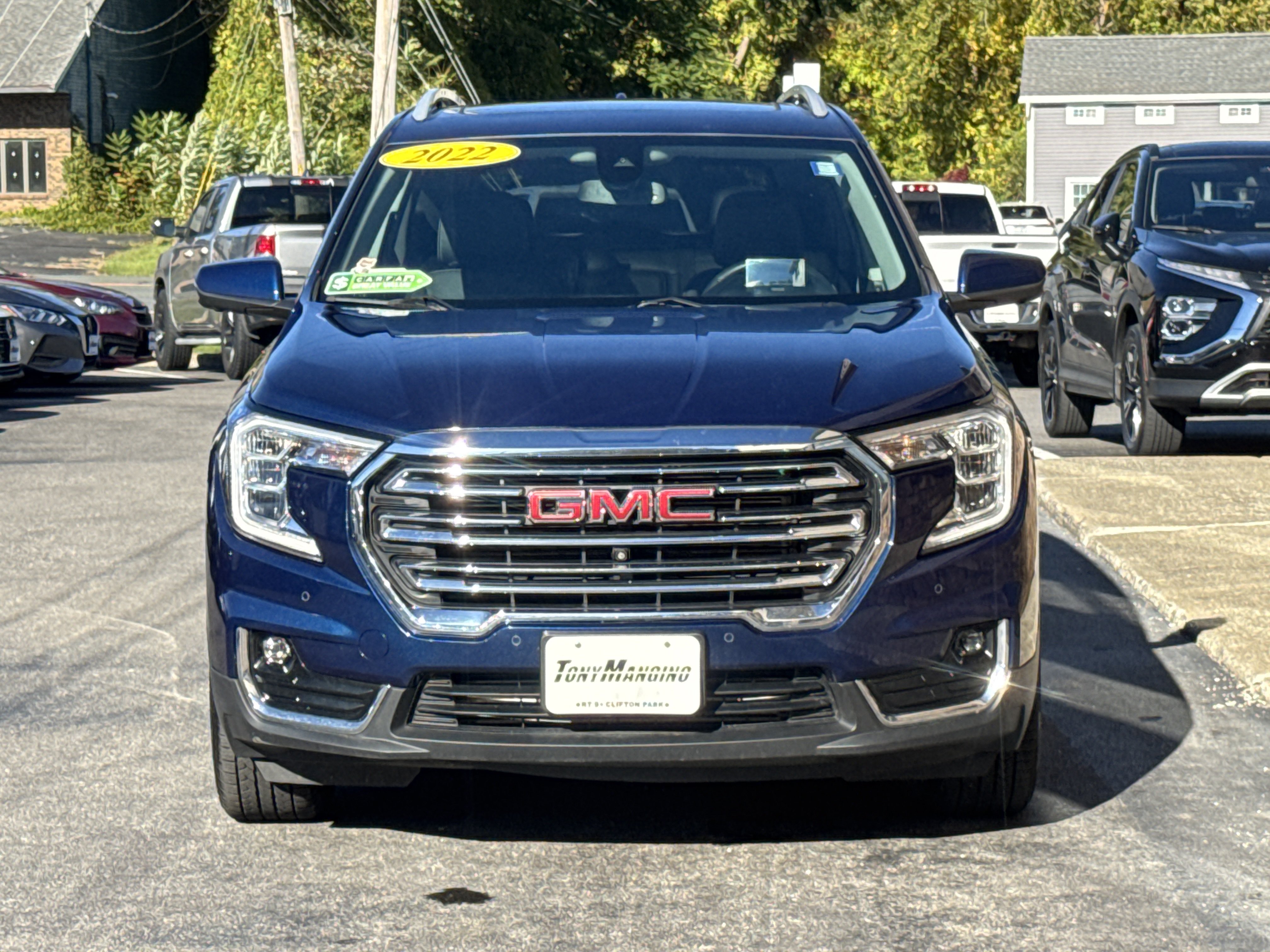 Used 2022 GMC Terrain SLT w/ Infotainment Package II AWD/4WD image 9