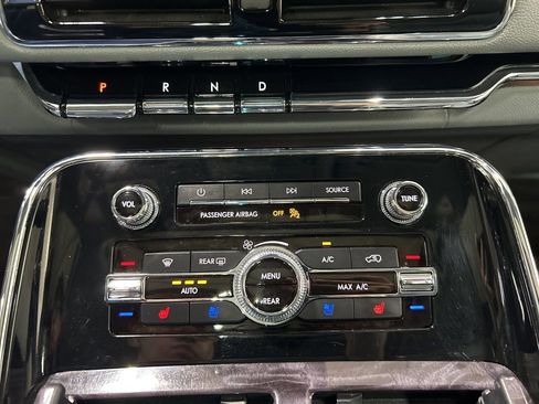 Used 2020 Lincoln Navigator L Reserve w/ Luxury Package image 21