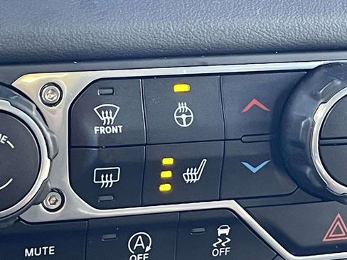 Certified 2024 Jeep Wrangler Unlimited Sahara AWD/4WD image 39