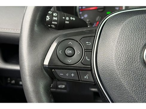 Used 2020 Toyota RAV4 XLE Premium AWD/4WD image 27