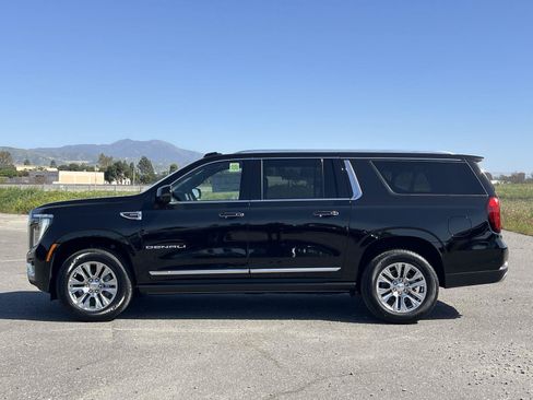 New 2026 GMC Yukon XL Denali w/ Sun & Power Step Package AWD/4WD image 7
