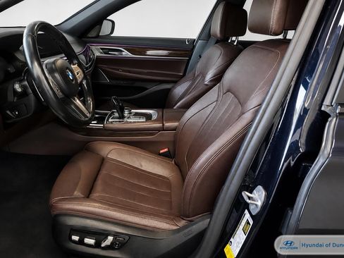Used 2020 BMW 740i w/ M Sport Package RWD image 7
