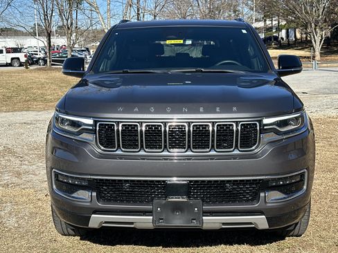 Used 2024 Jeep Wagoneer L Series II image 2