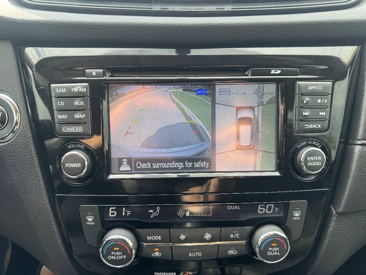 Used 2017 Nissan Rogue SV AWD/4WD image 17