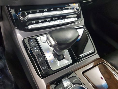 Used 2017 Genesis G90 3.3T Premium image 43