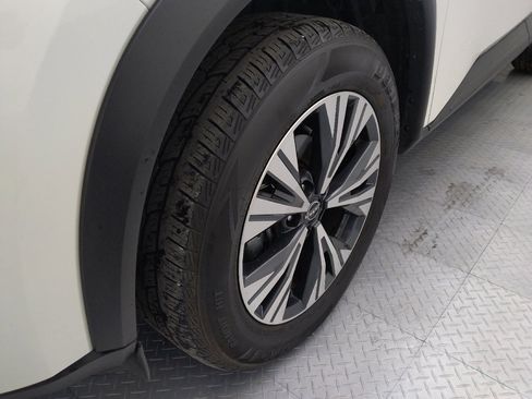 Used 2023 Nissan Rogue SV image 31