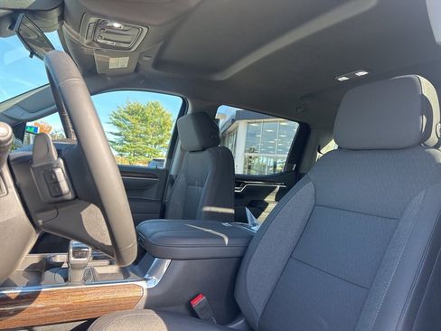New 2026 GMC Sierra 1500 Elevation image 16