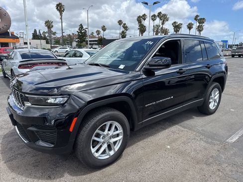 Used 2025 Jeep Grand Cherokee Laredo X RWD image 18