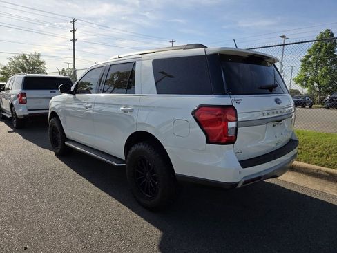 Used 2023 Ford Expedition XLT image 5