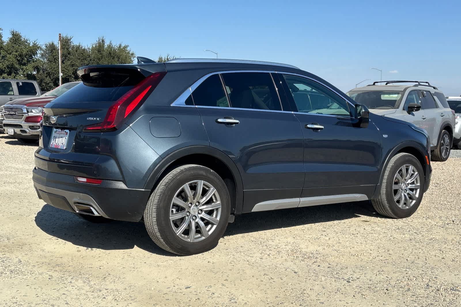 Used 2019 Cadillac XT4 Premium Luxury FWD image 2