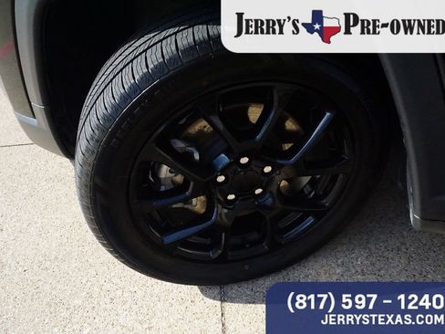 Used 2023 Jeep Compass Latitude w/ Convenience Group AWD/4WD image 9