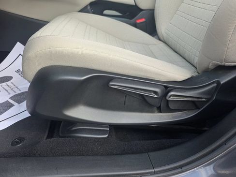 Certified 2024 Honda HR-V LX image 10