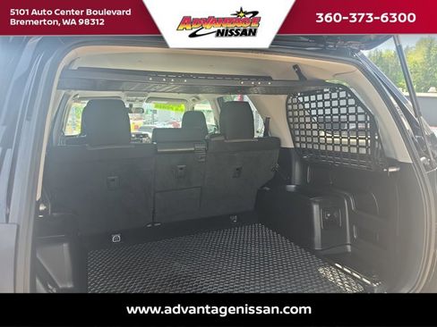 Used 2018 Toyota 4Runner SR5 AWD/4WD image 26