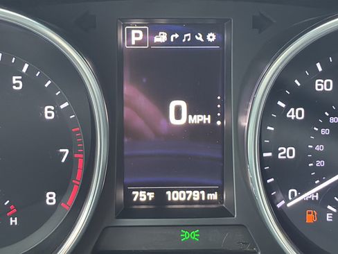 Used 2018 Hyundai Santa Fe Sport FWD image 35