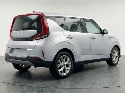 Used 2025 Kia Soul LX w/ LX Technology Package FWD image 7