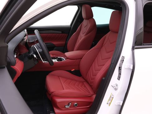 Used 2025 Maserati Grecale Folgore image 7