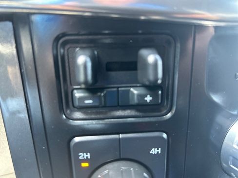 Used 2023 Ford F150 Lariat image 30