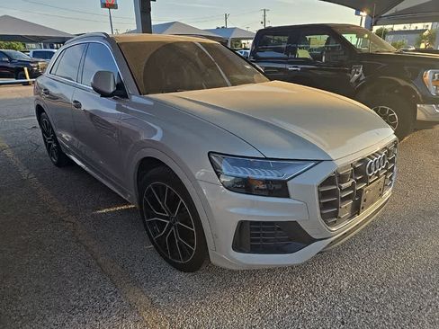 Used 2023 Audi Q8 Premium w/ Convenience Package AWD/4WD image 2