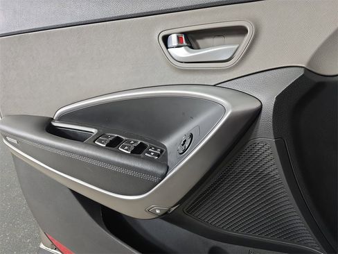 Used 2017 Hyundai Santa Fe Sport image 29