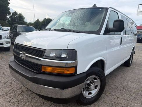 Used 2019 Chevrolet Express 3500 LT w/ LT Preferred Equipment Group RWD image 2