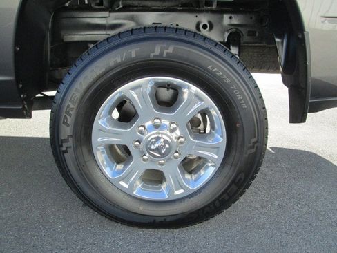 Used 2024 RAM 2500 Big Horn AWD/4WD image 9
