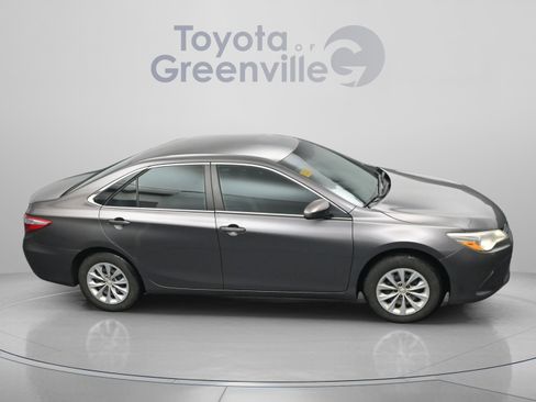 Used 2015 Toyota Camry LE FWD image 19