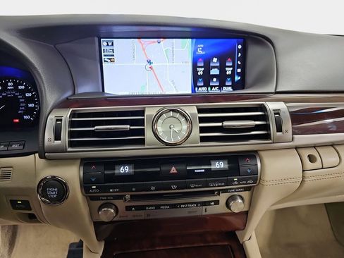 Used 2016 Lexus LS 460 w/ Comfort Package RWD image 23
