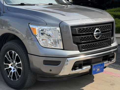 Used 2021 Nissan Titan SV w/ SV Convenience Package AWD/4WD image 10