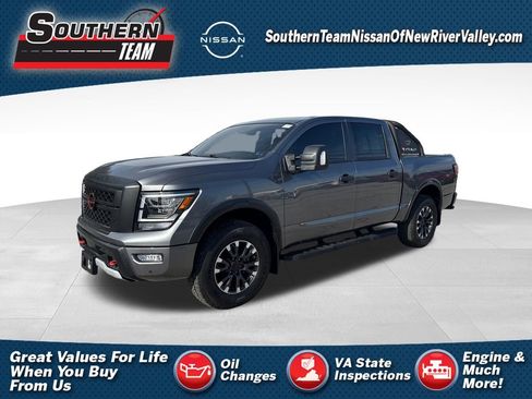 Used 2024 Nissan Titan PRO-4X w/ Pro-4x Convenience Package image 1