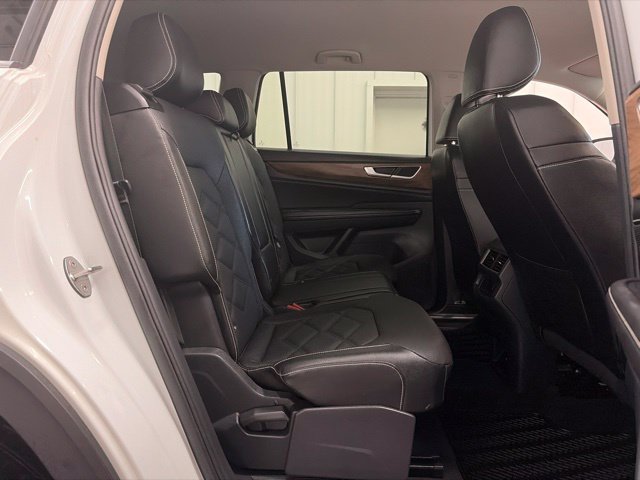 Used 2024 Volkswagen Atlas SE AWD/4WD image 19