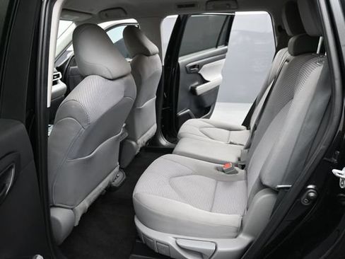 Used 2023 Toyota Highlander LE FWD image 10