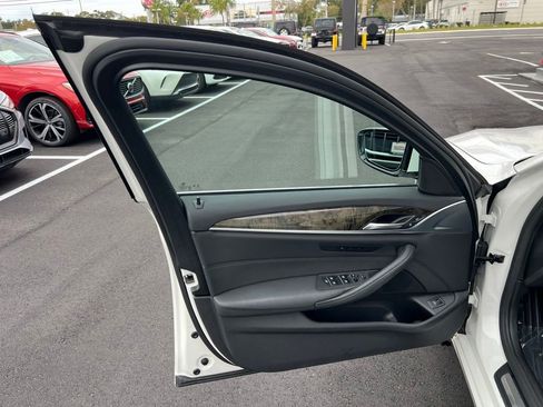 Used 2020 BMW 530i xDrive image 28