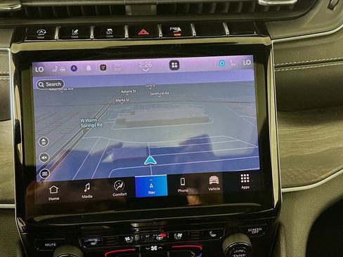 Used 2024 Jeep Grand Cherokee L Limited w/ Luxury Tech Group II image 22