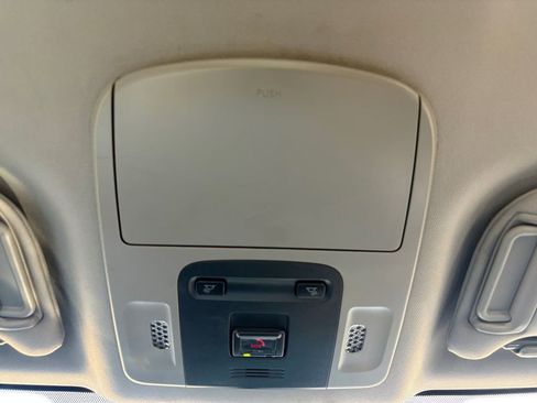 Used 2022 Toyota Camry SE image 26