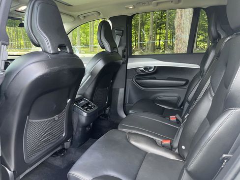 Used 2023 Volvo XC90 B5 Core image 40
