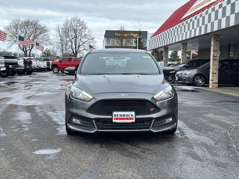 Used 2015 Ford Focus ST image 2