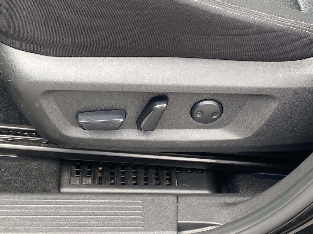 Used 2024 Nissan Rogue SV FWD image 17
