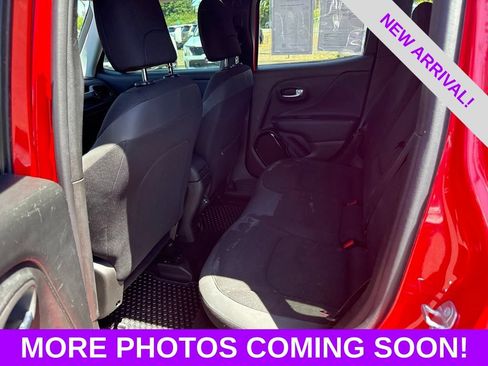 Used 2018 Jeep Renegade Altitude AWD/4WD image 15