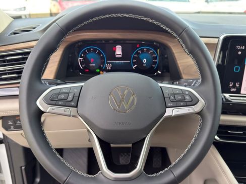 New 2026 Volkswagen Atlas SE FWD image 13