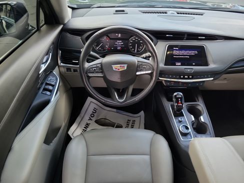 Used 2023 Cadillac XT4 Premium Luxury FWD image 11