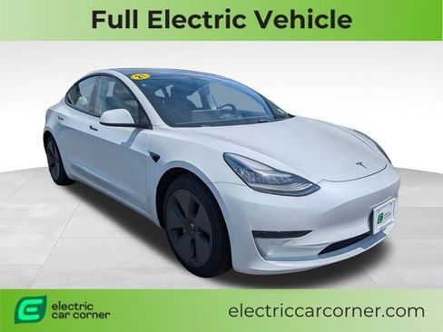 Used 2021 Tesla Model 3 Standard Range Plus RWD image 1