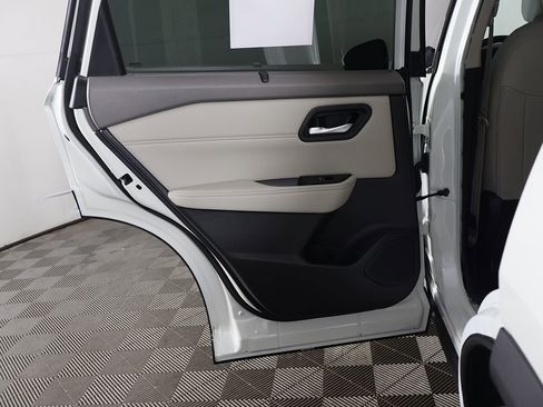 Used 2023 Nissan Rogue SL w/ SL Premium Package FWD image 25