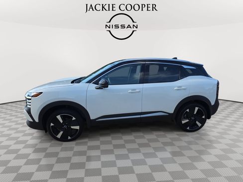 Used 2026 Nissan Kicks SR AWD/4WD image 8