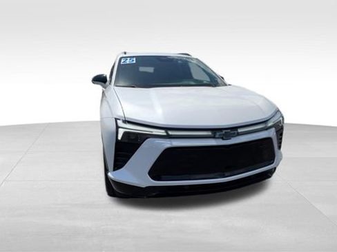 Certified 2025 Chevrolet Blazer EV RS AWD/4WD image 9