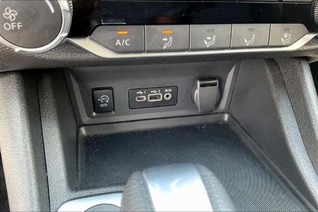 Used 2025 Nissan Sentra SV FWD image 16