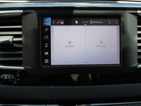 Used 2023 Chrysler Voyager LX FWD image 8