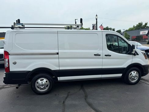 Used 2022 Ford Transit 250 Low Roof AWD image 5