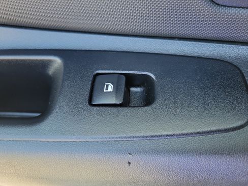 Used 2025 Hyundai Elantra Sport image 14