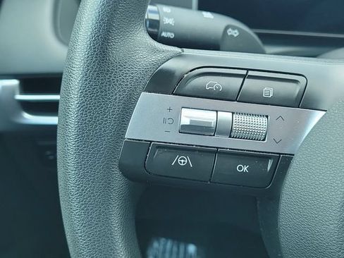Used 2025 Hyundai Santa Cruz SE FWD image 22