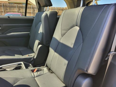 Used 2025 Toyota Grand Highlander AWD Hybrid image 15